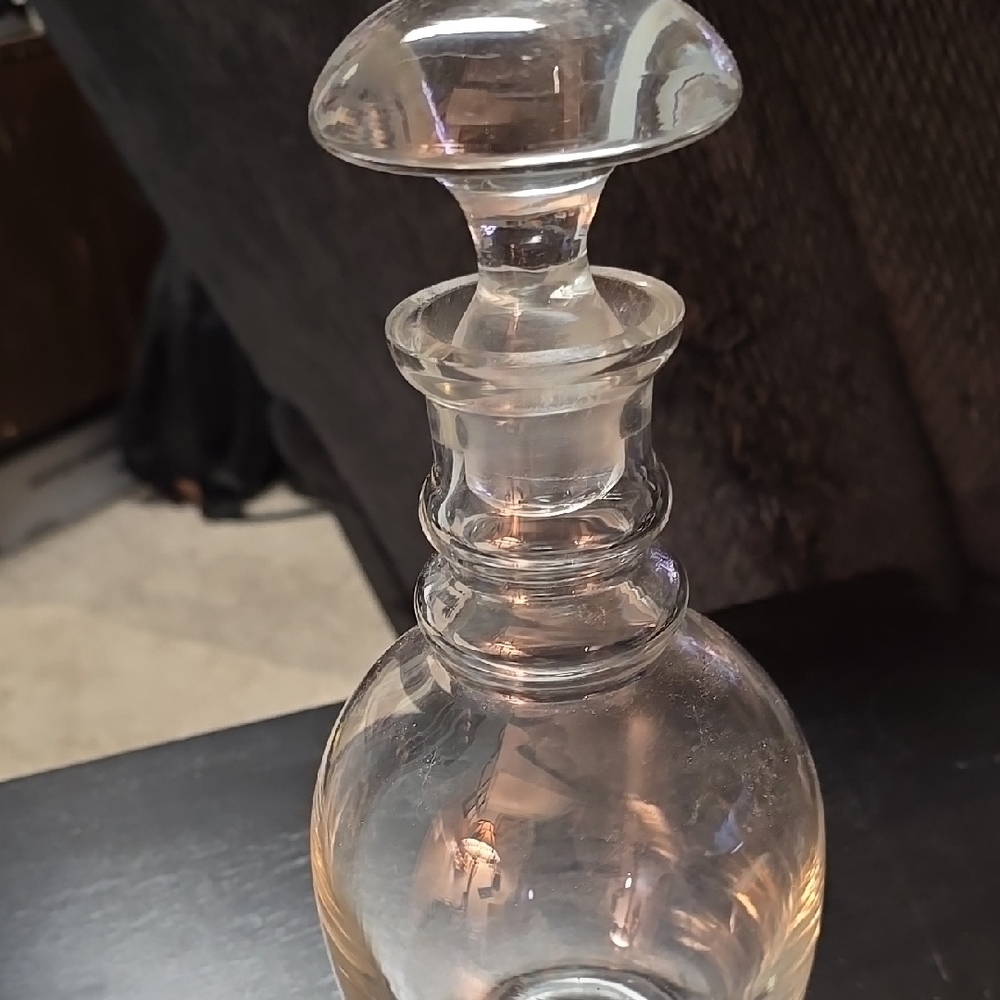 Elegant Clear Glass Decanter